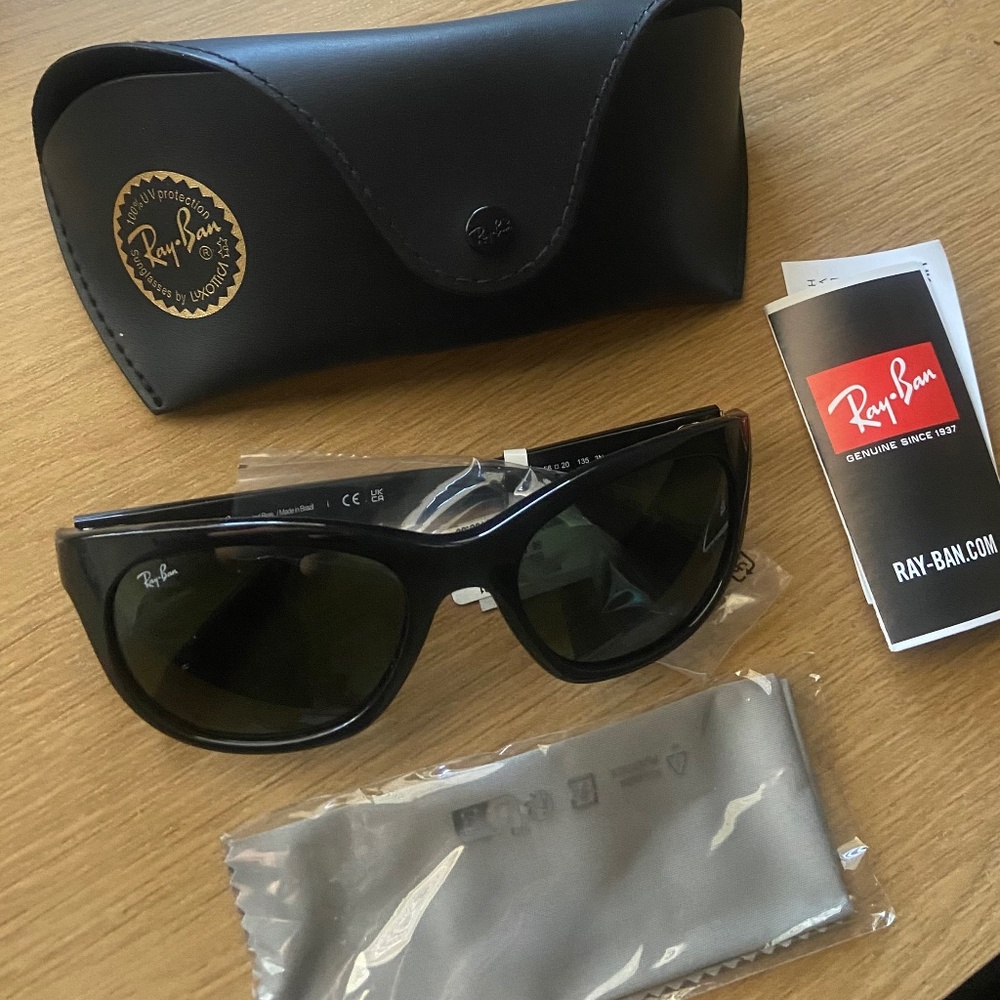 NWT Ray-Ban 56mm Highstreet Wayfarer RB4216 Unisex Sunglasses